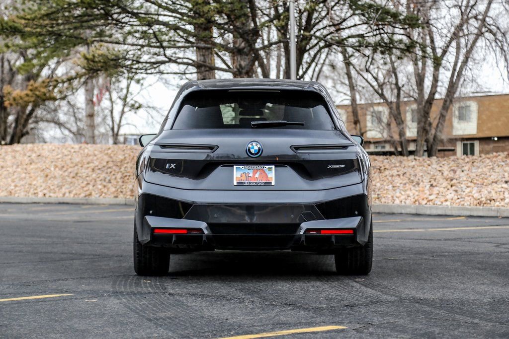 Used 2025 BMW iX xDrive50 w/ Premium Package image 4