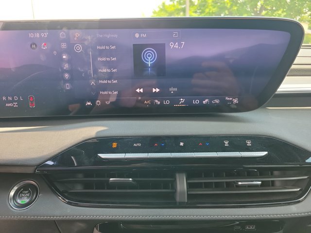 Used 2025 Buick Enclave Preferred AWD/4WD image 12