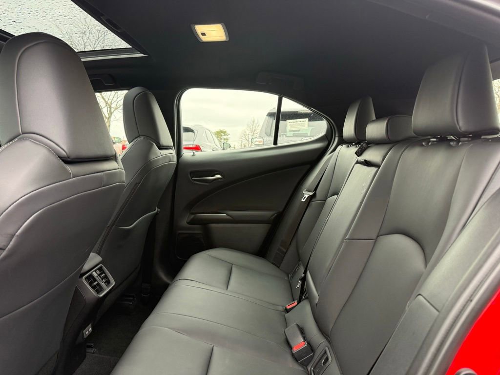 Used 2025 Lexus UX 300h AWD image 16