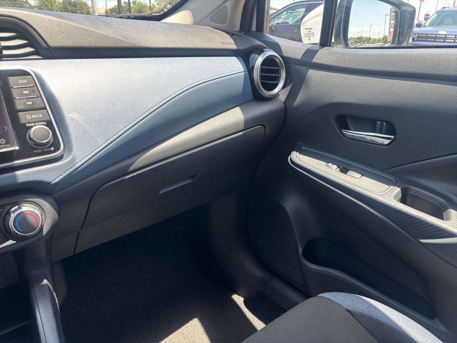 Used 2025 Nissan Versa SV FWD image 33