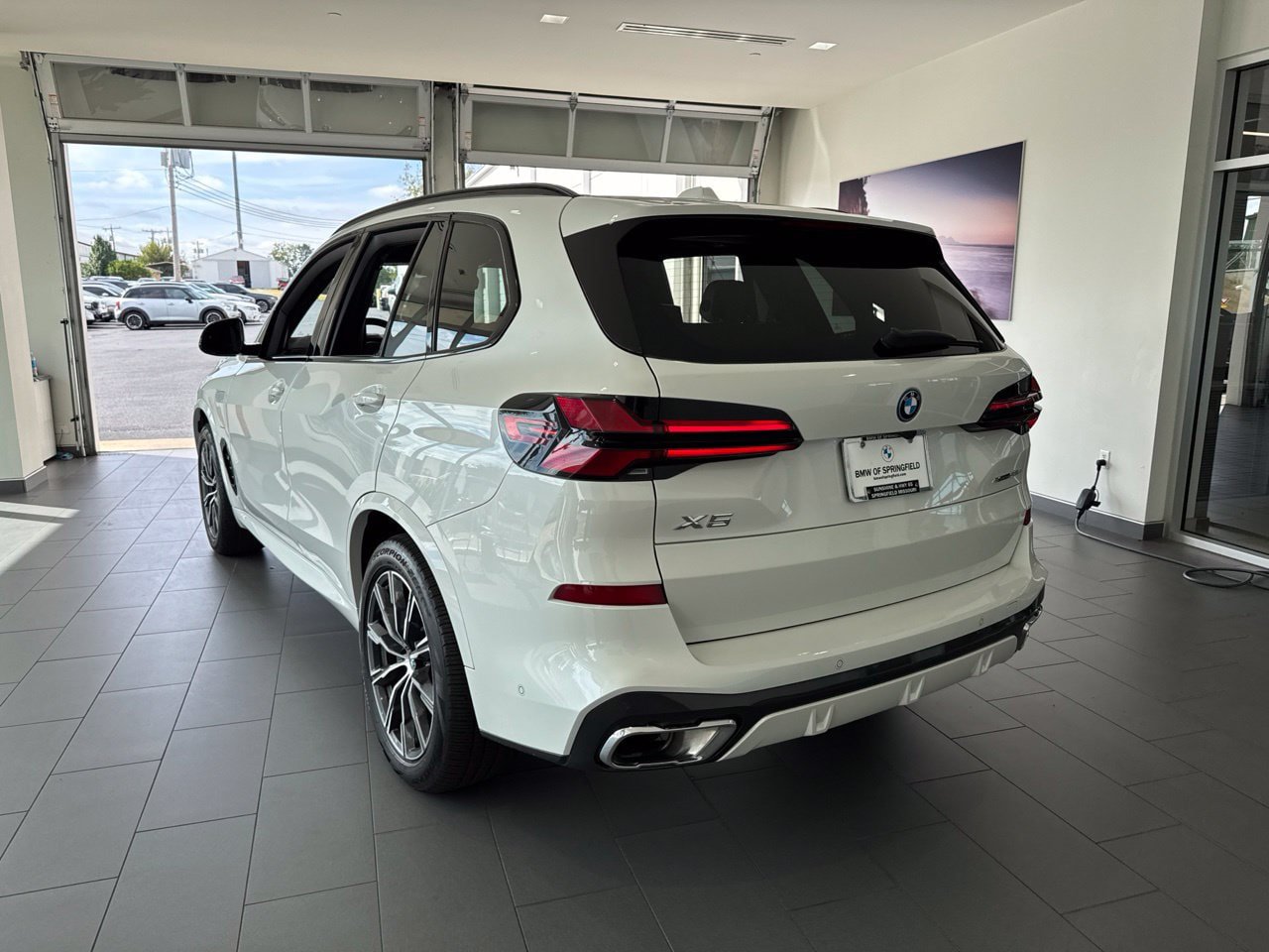 Used 2024 BMW X5 xDrive50e w/ M Sport Package AWD/4WD image 6