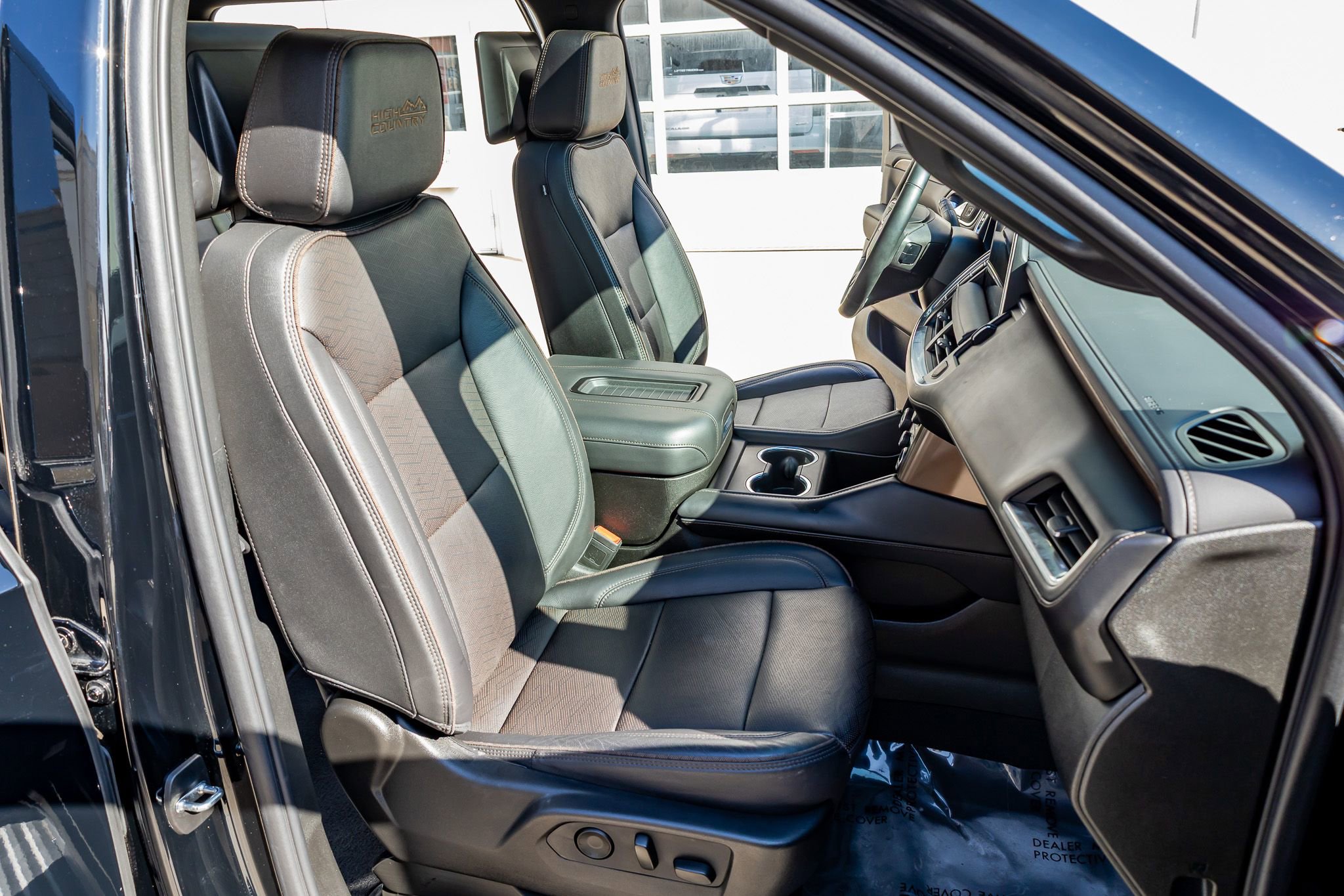 Used 2024 Chevrolet Suburban High Country image 28