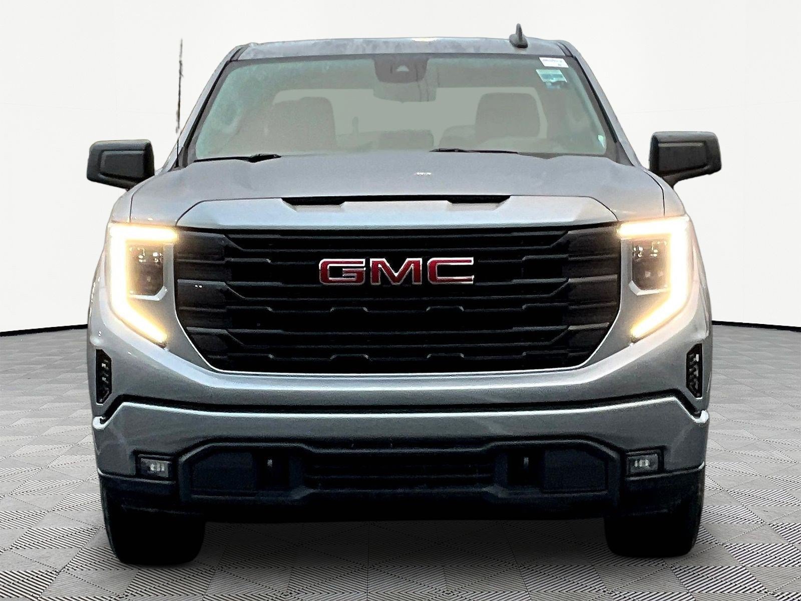 Used 2024 GMC Sierra 1500 Elevation AWD/4WD image 2