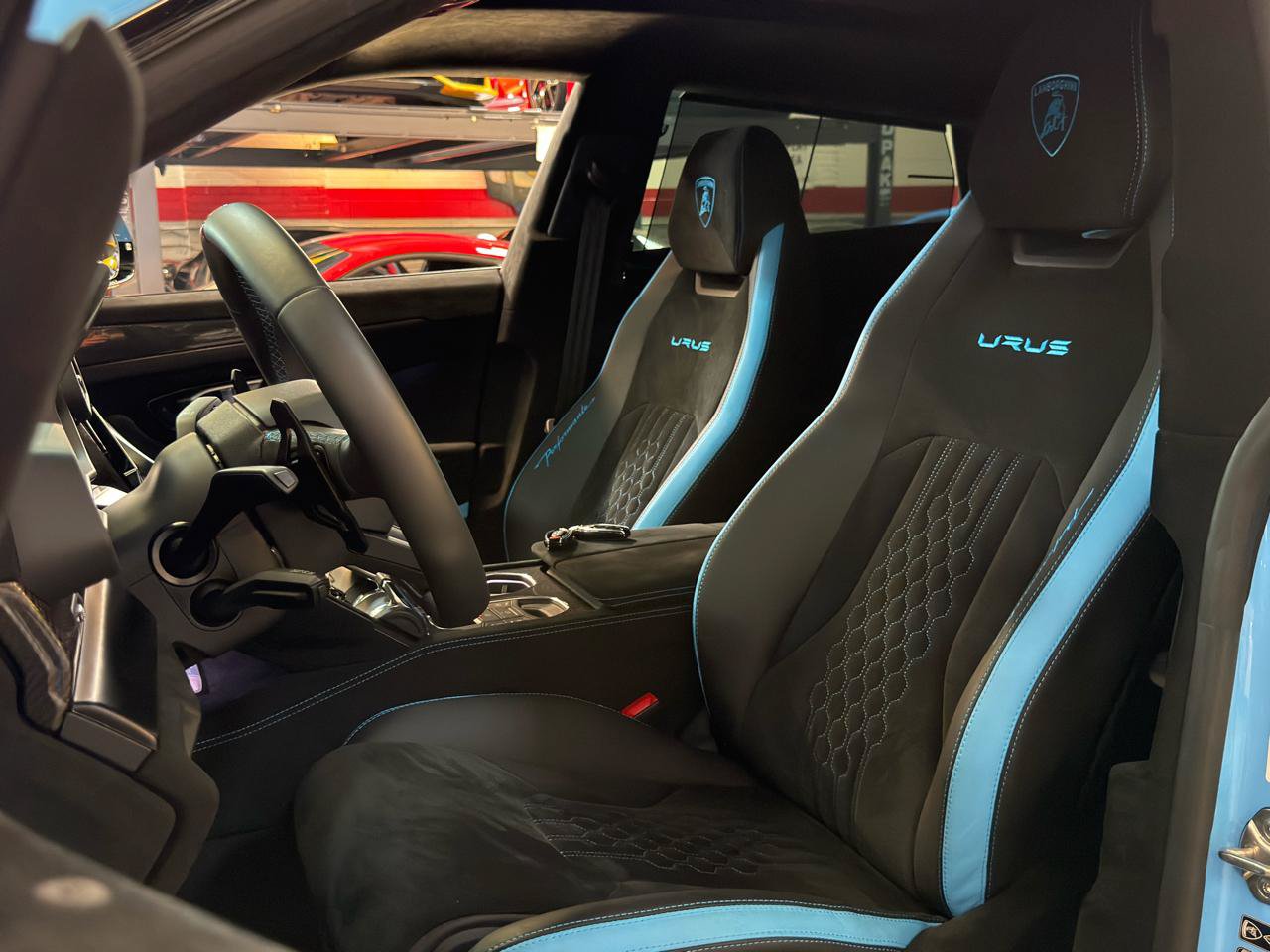 Used 2024 Lamborghini Urus Performante AWD/4WD image 26