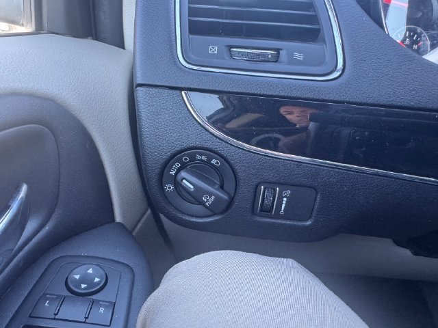 Used 2017 Dodge Grand Caravan SXT FWD image 29