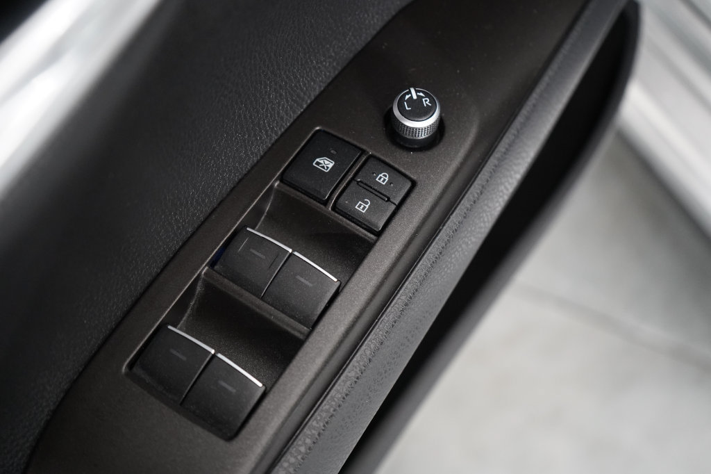 Used 2022 Toyota Camry XSE w/ Navigation Package FWD image 18