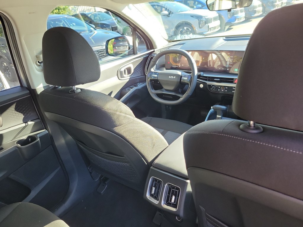 New 2026 Kia Sorento LX FWD image 11