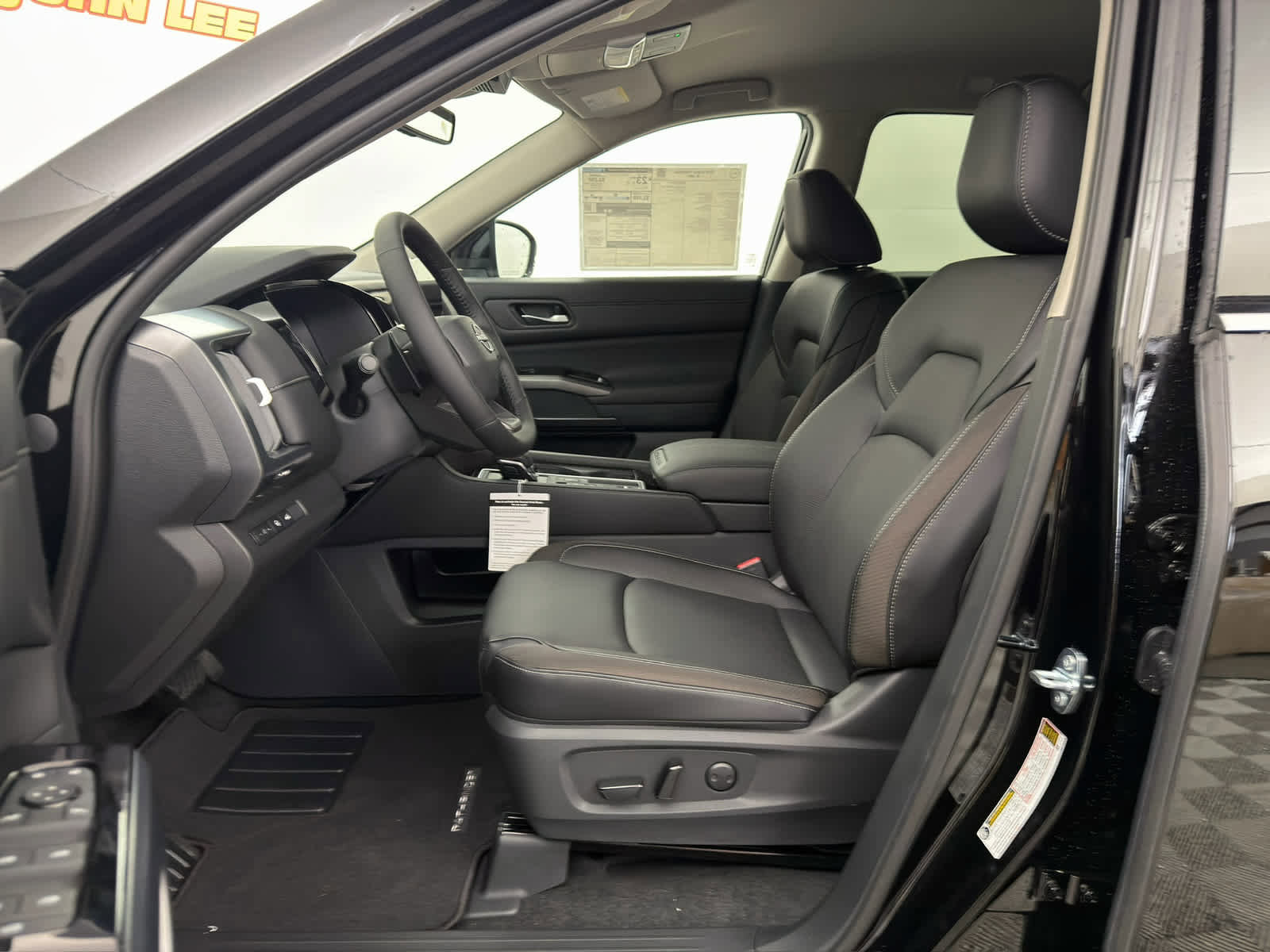 New 2026 Nissan Pathfinder SL image 14