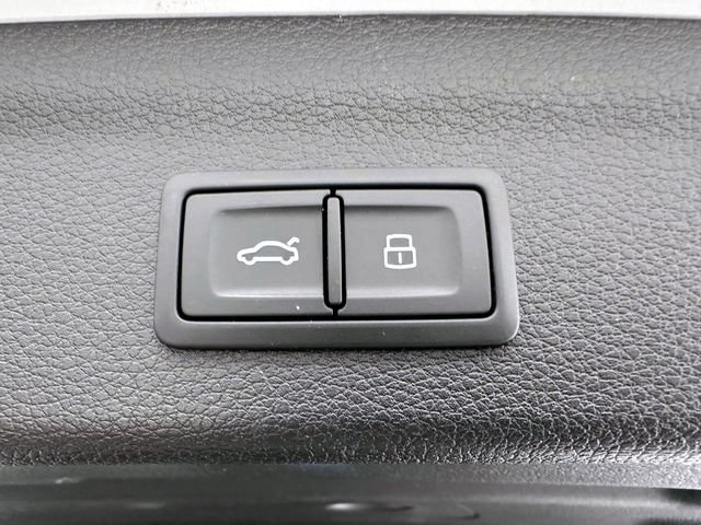 Certified 2023 Audi Q3 2.0T Premium w/ Convenience Package AWD/4WD image 11