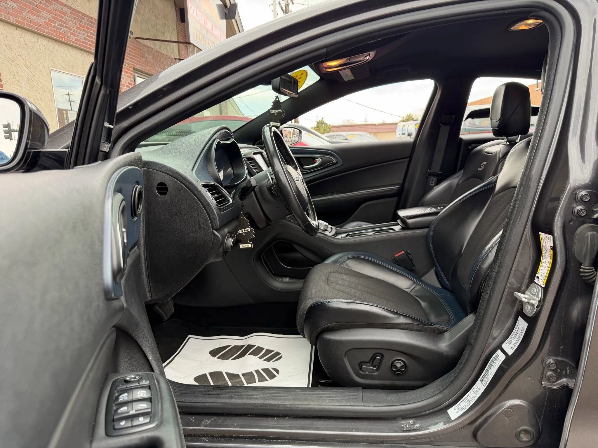 Used 2015 Chrysler 200 S w/ Navigation & Sound Group I image 13