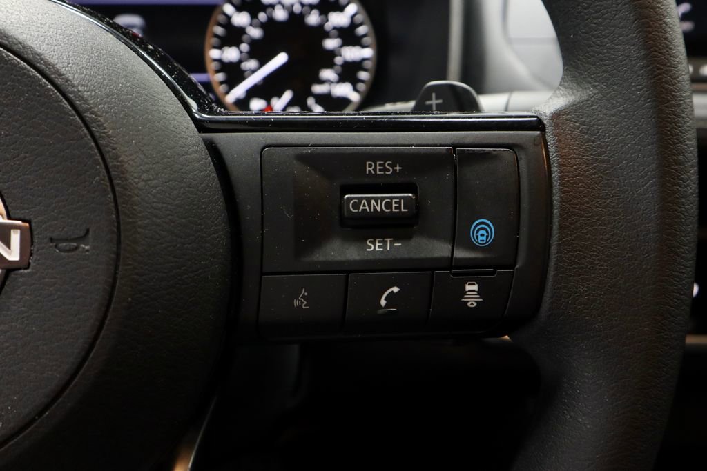 Used 2023 Nissan Rogue SV image 28