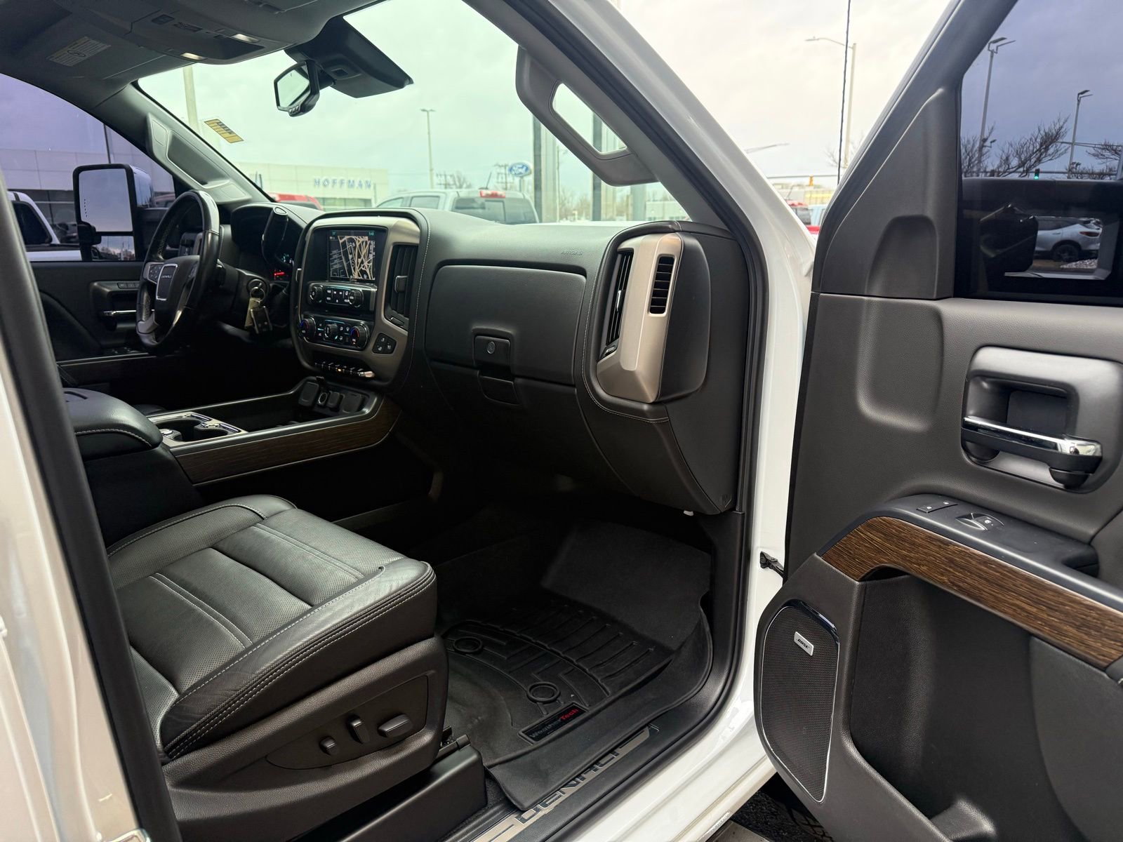 Used 2019 GMC Sierra 2500 Denali w/ Duramax Plus Package image 11