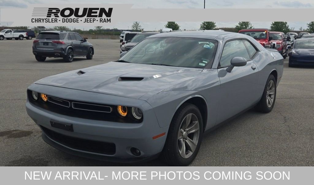 Used 2021 Dodge Challenger SXT w/ Driver Convenience Group image 1