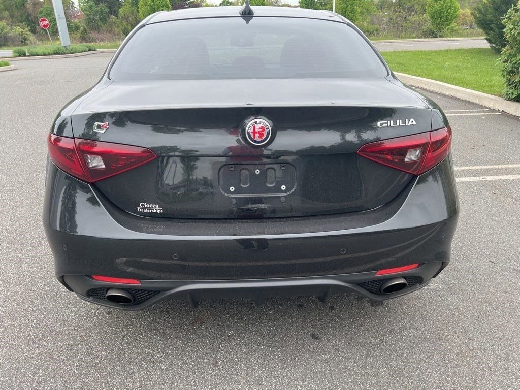 Used 2018 Alfa Romeo Giulia Ti Sport w/ Quick Order Package 22S Sport AWD/4WD image 5
