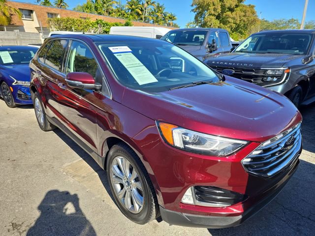 Used 2021 Ford Edge Titanium image 2