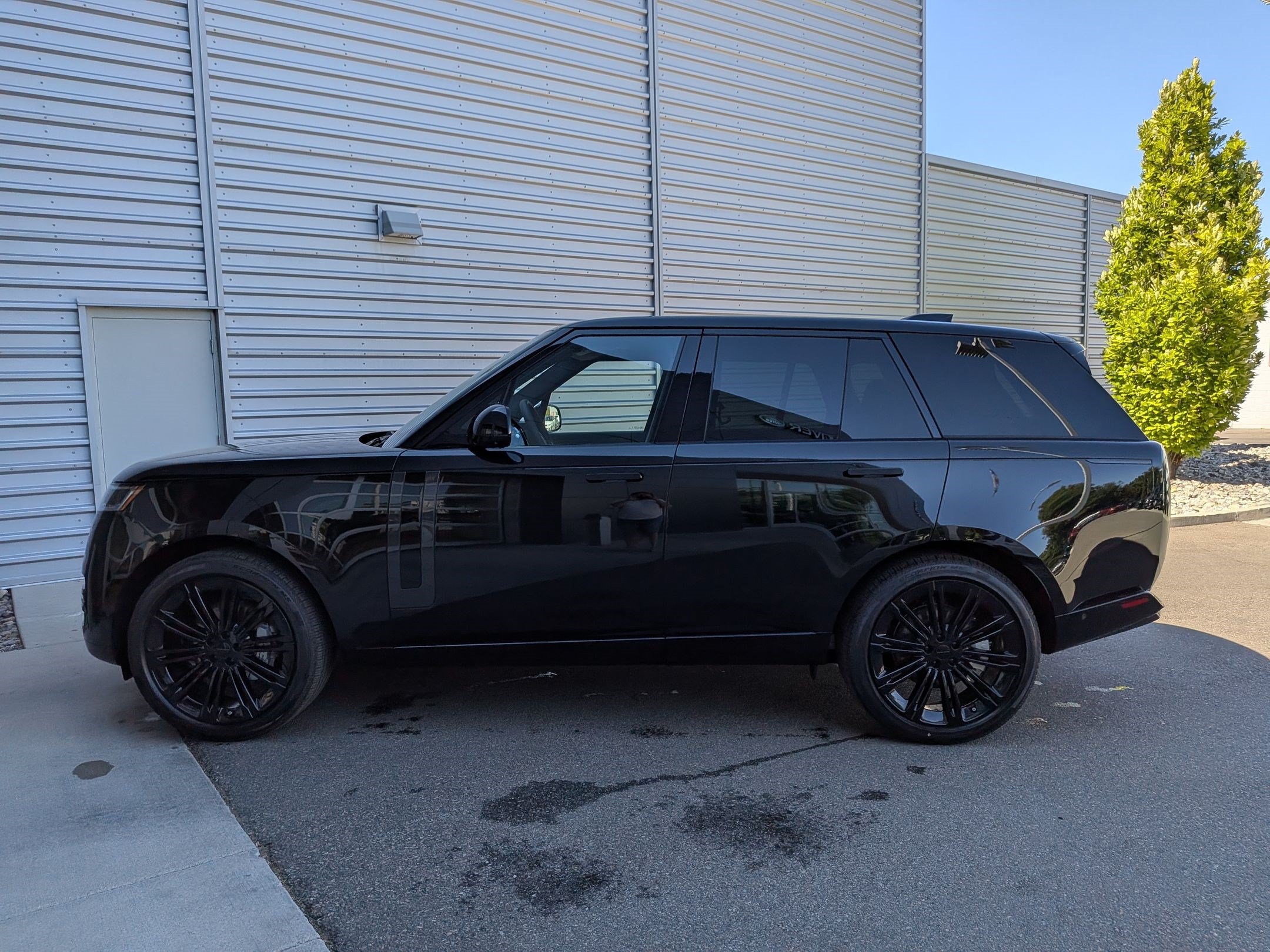New 2026 Land Rover Range Rover SE AWD/4WD image 8