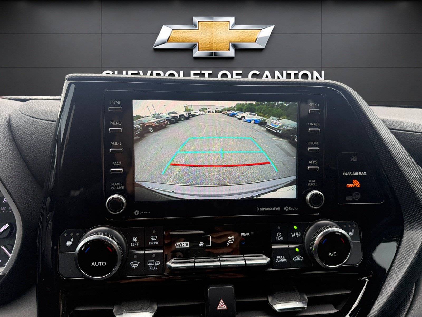 Used 2022 Toyota Highlander XSE FWD image 29