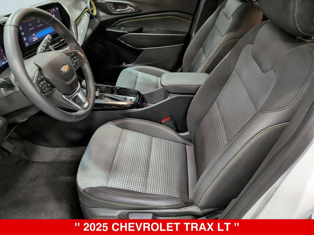 Used 2025 Chevrolet Trax LT w/ Driver Confidence Package FWD image 12