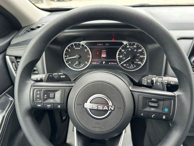 Used 2024 Nissan Rogue SV AWD/4WD image 23