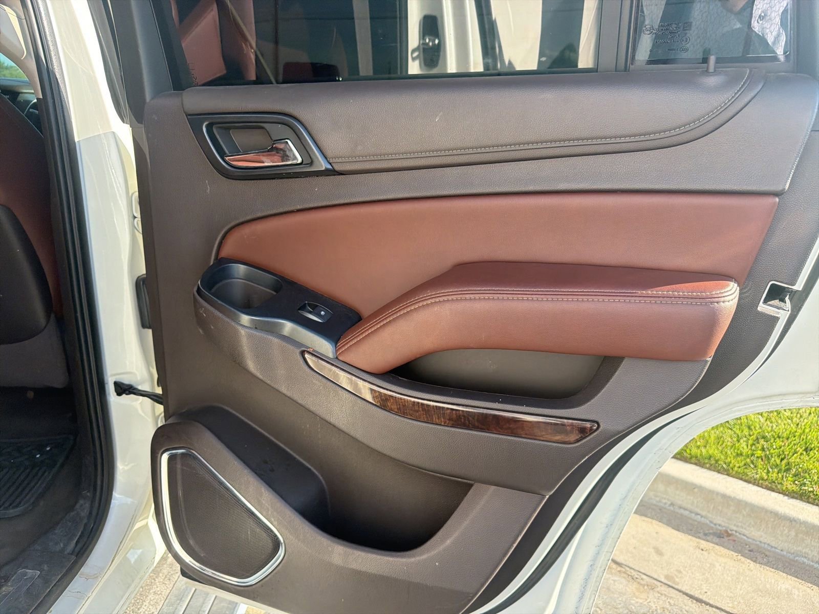 Used 2015 Chevrolet Tahoe LTZ AWD/4WD image 16