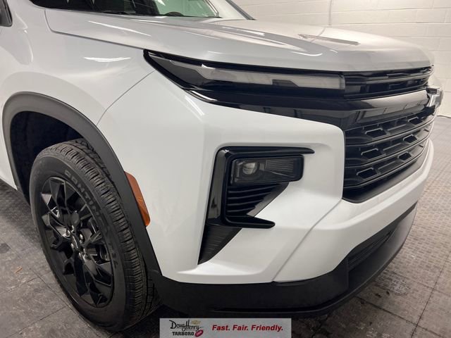 New 2026 Chevrolet Traverse LT w/ Midnight/Sport Edition FWD image 9