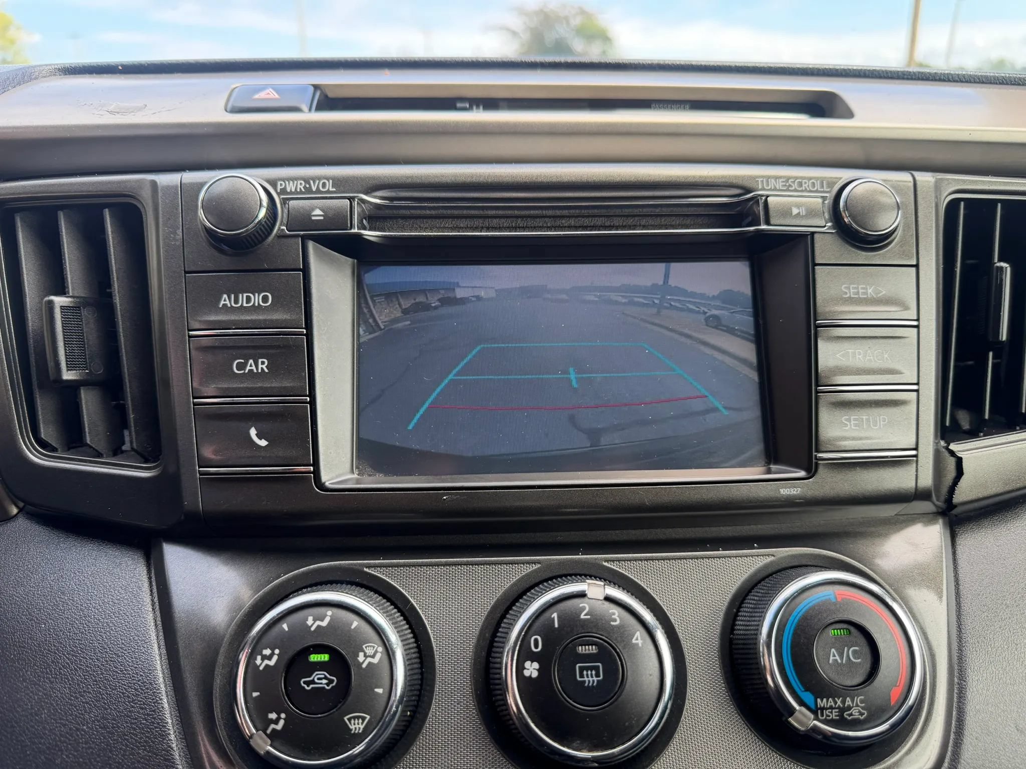 Used 2015 Toyota RAV4 LE FWD image 23