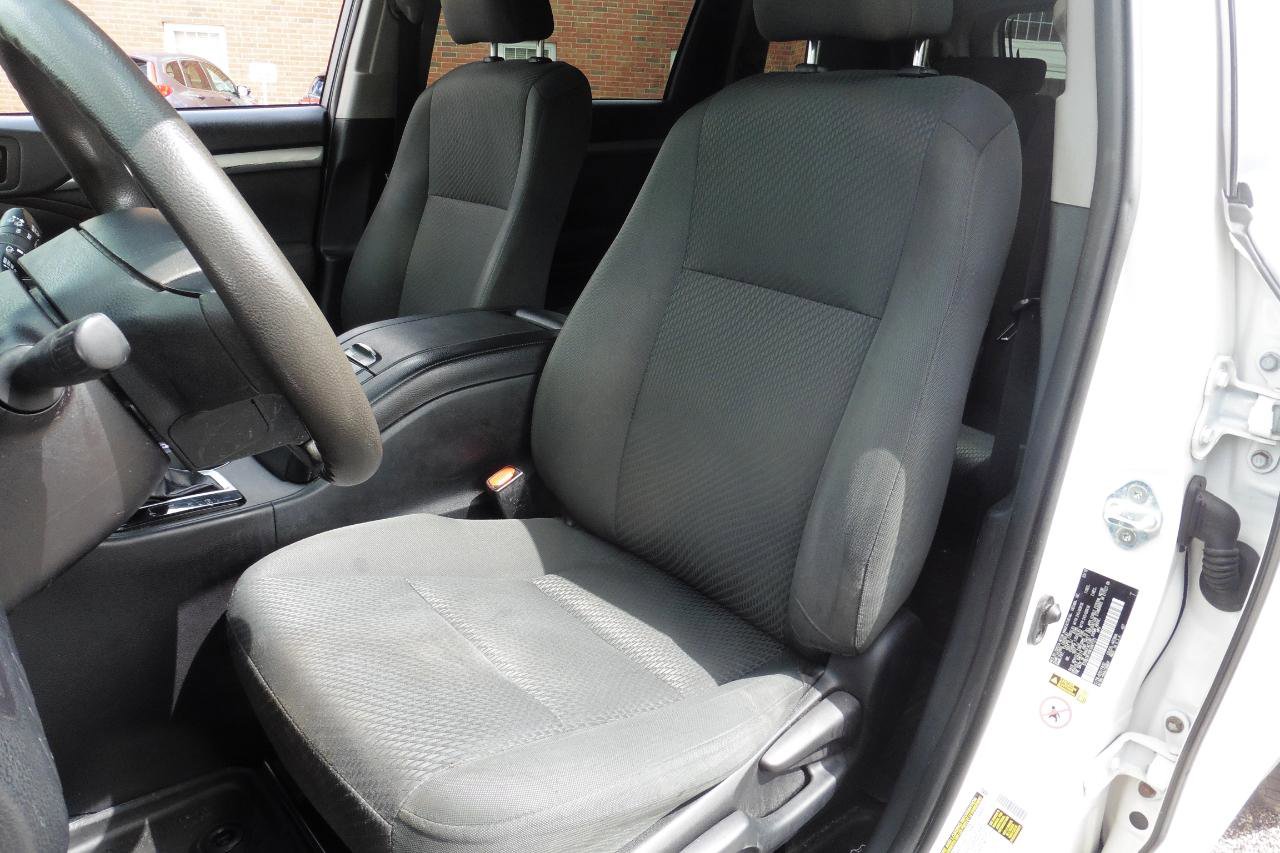 Used 2019 Toyota Highlander LE w/ Protection Package #3 AWD/4WD image 22