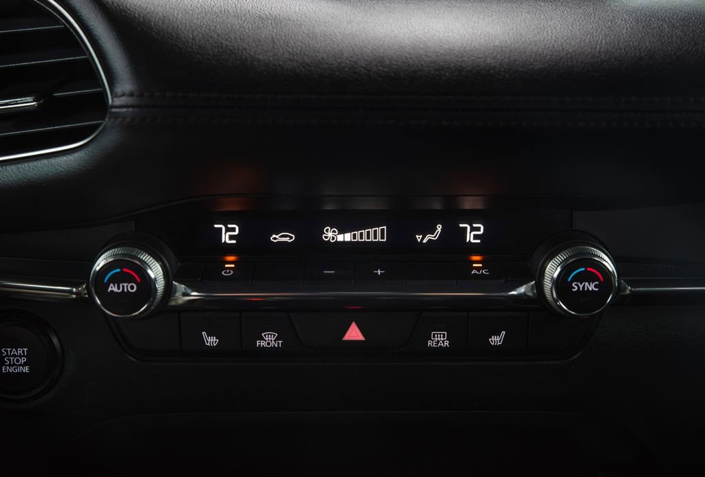 Used 2023 MAZDA MAZDA3 s FWD image 30