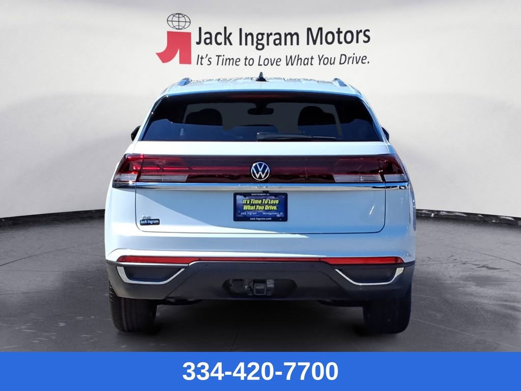 Used 2025 Volkswagen Atlas Cross Sport SE image 4