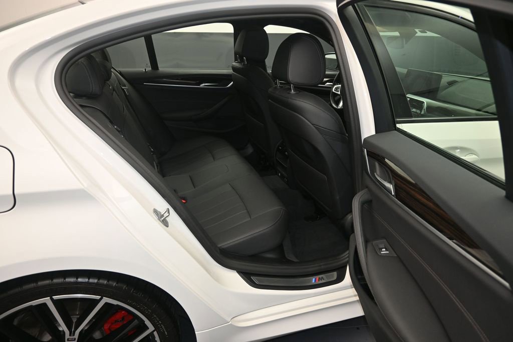 Used 2021 BMW 530i w/ M Sport Package RWD image 10
