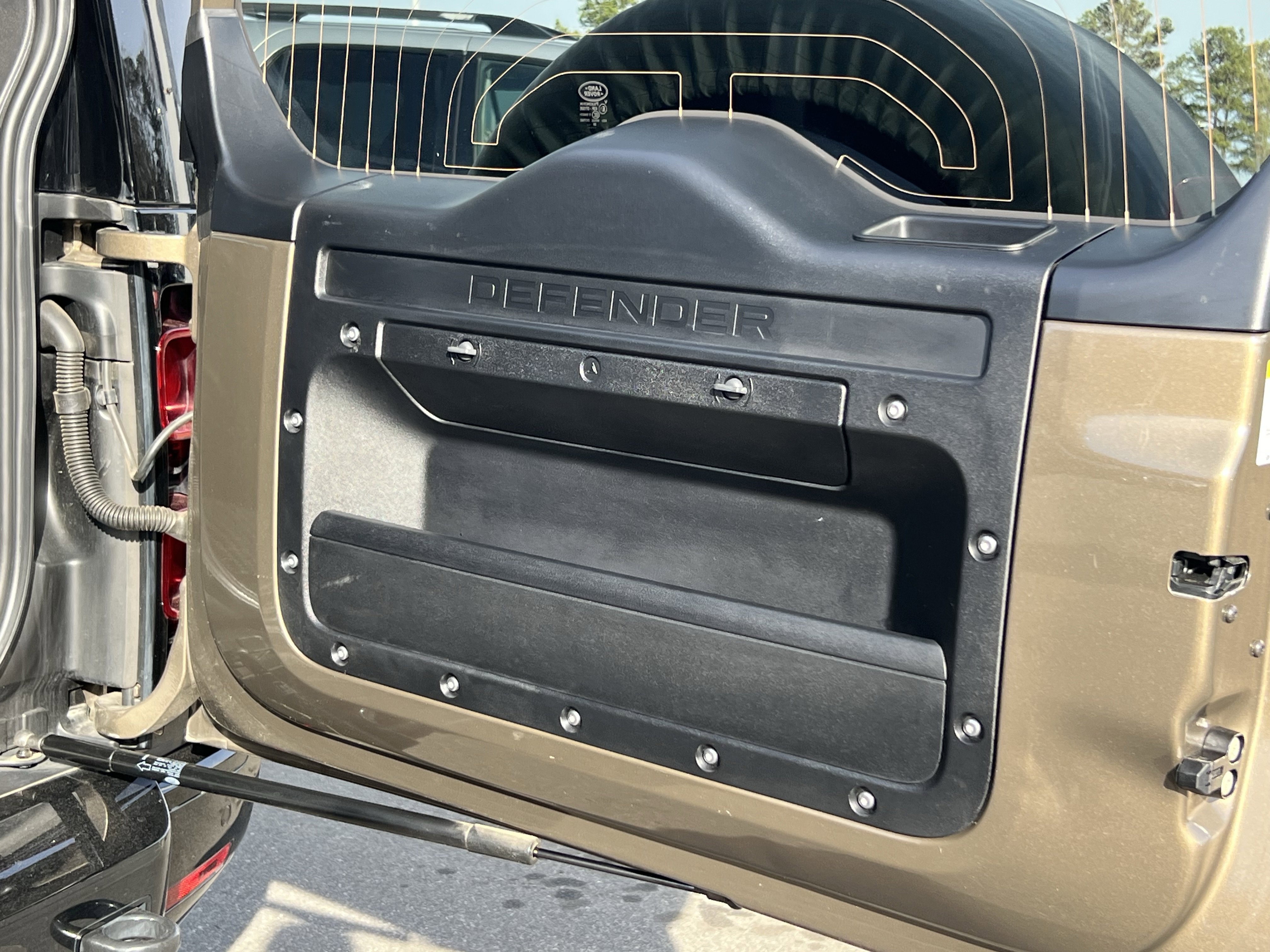 Certified 2024 Land Rover Defender 110 X-Dynamic SE image 36