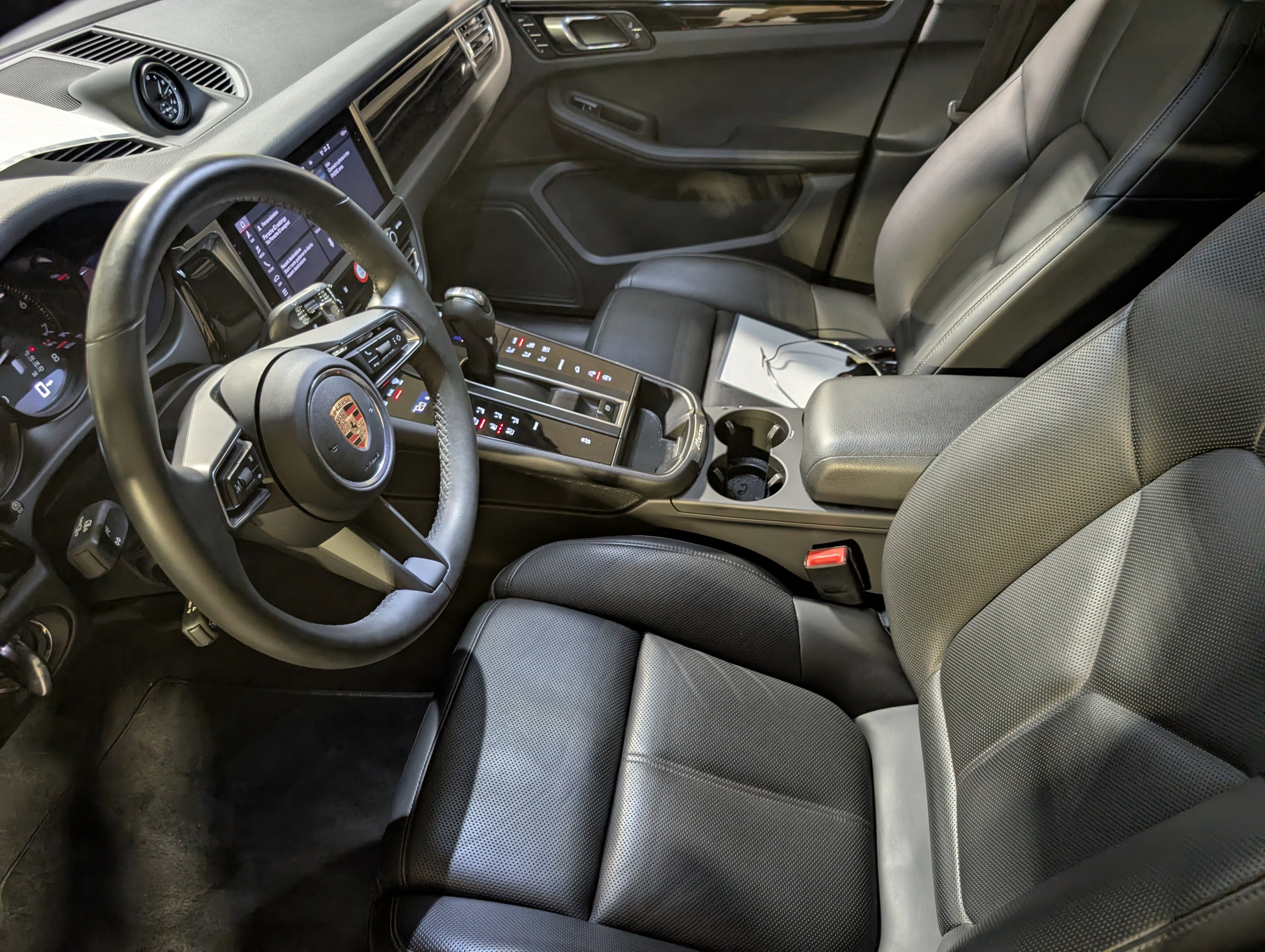 Used 2024 Porsche Macan image 5