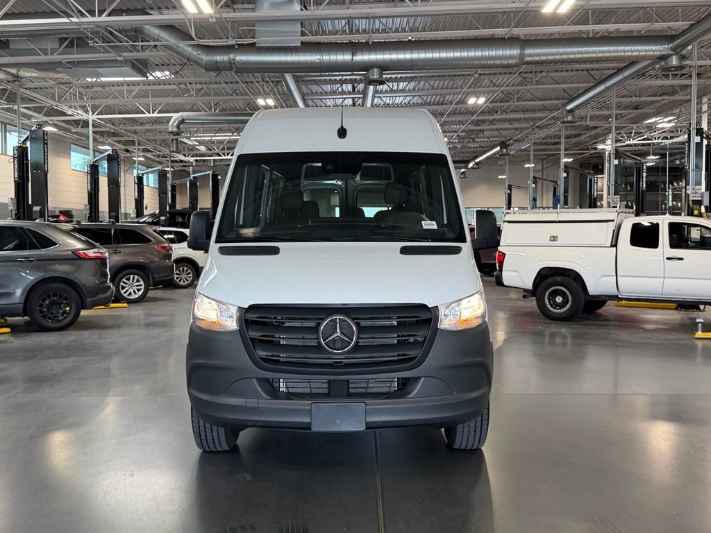 Used 2024 Mercedes-Benz Sprinter 2500 image 4
