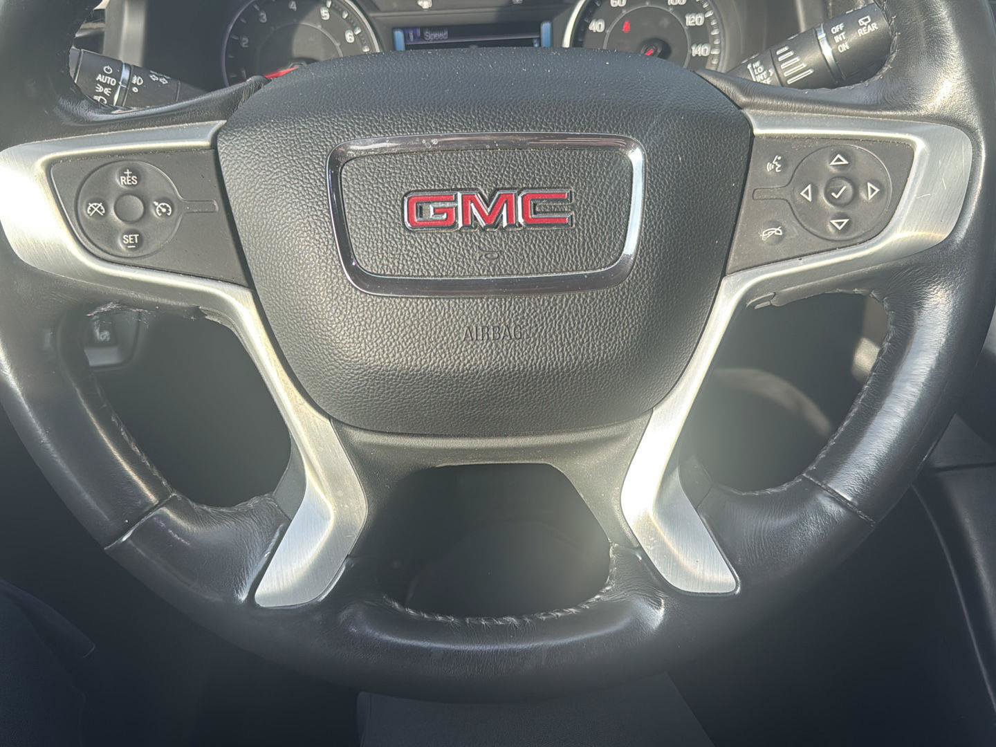 Used 2019 GMC Acadia SLT AWD/4WD image 12