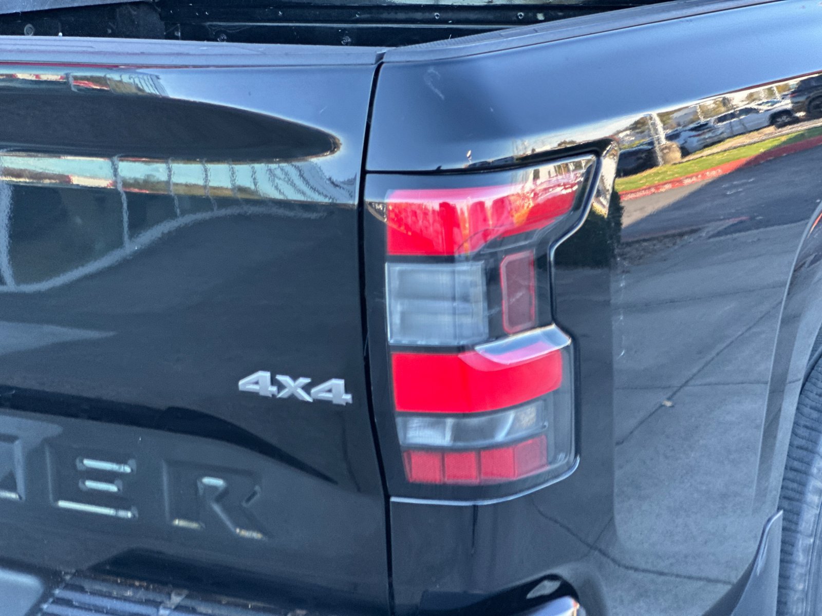 Used 2022 Nissan Frontier S AWD/4WD image 25