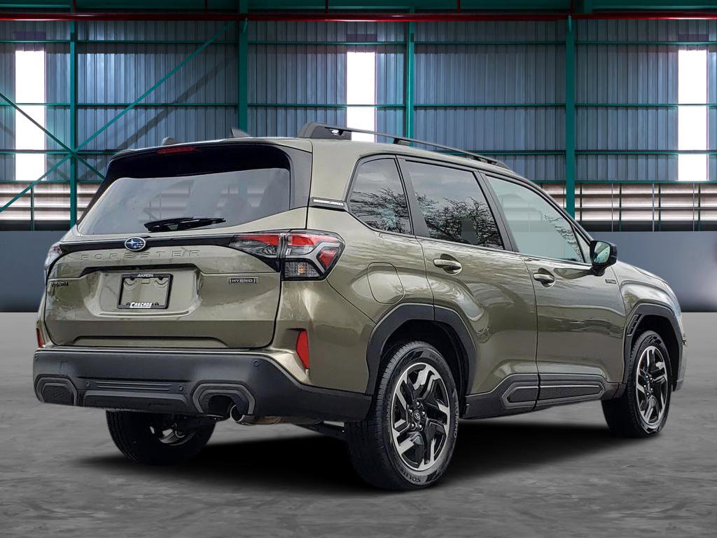 Used 2025 Subaru Forester Limited w/ Popular Package image 5