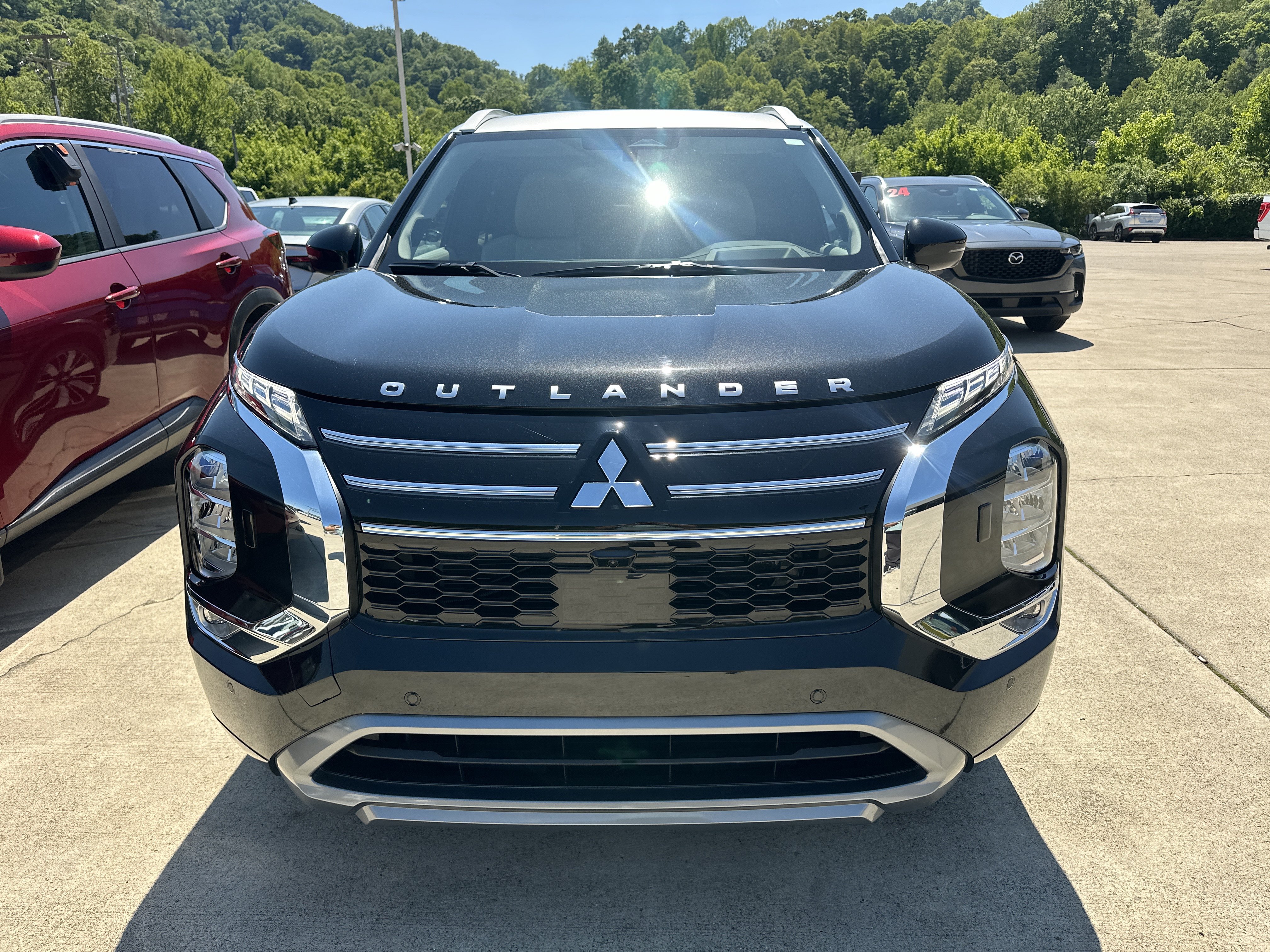 Used 2025 Mitsubishi Outlander AWD image 7