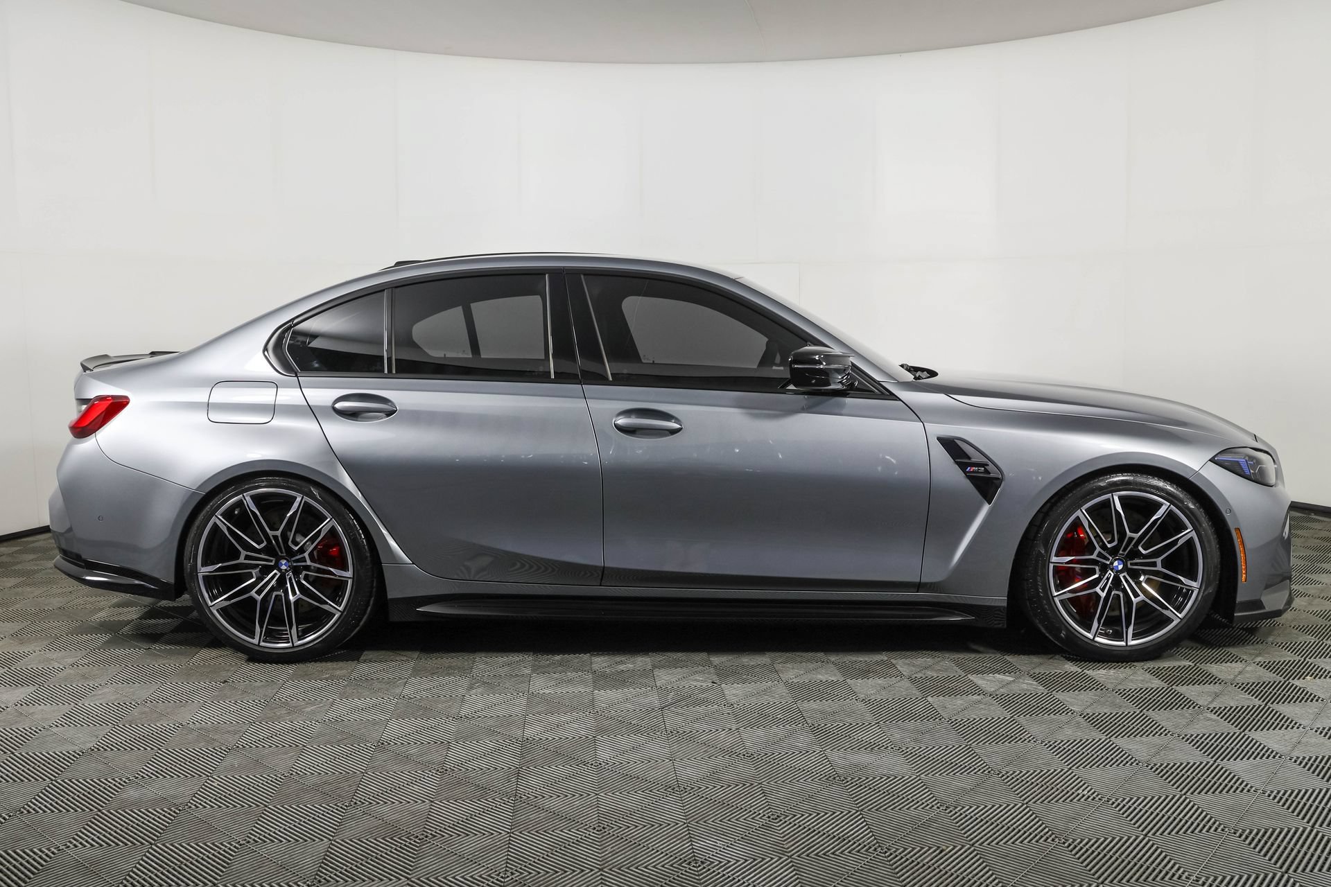 Used 2025 BMW M3 w/ Executive Package RWD image 11