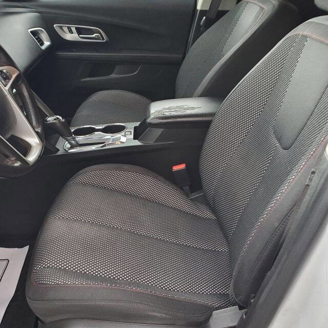 Used 2017 Chevrolet Equinox LT w/ Convenience Package image 19