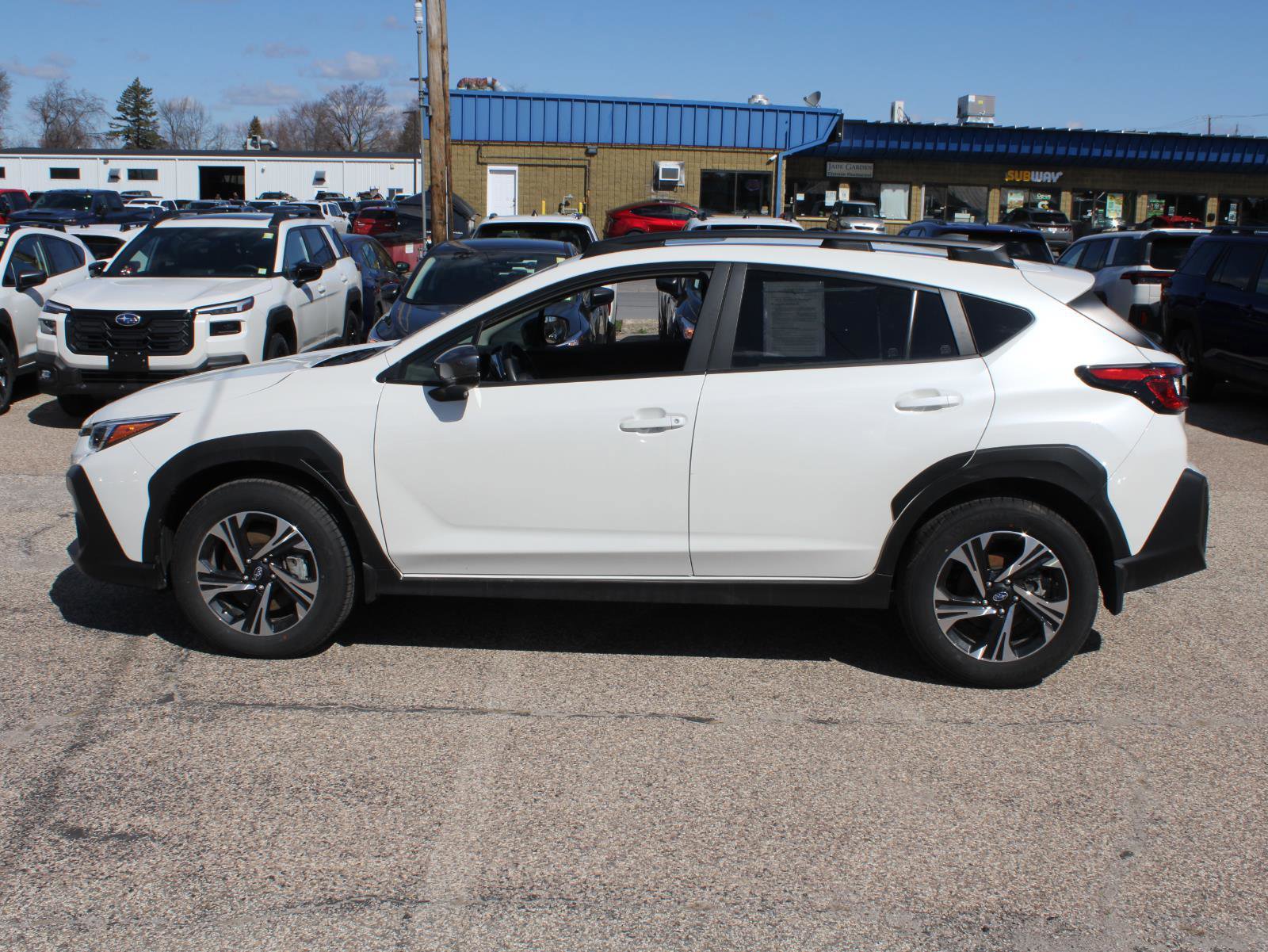 Used 2025 Subaru Crosstrek 2.0i Premium image 5