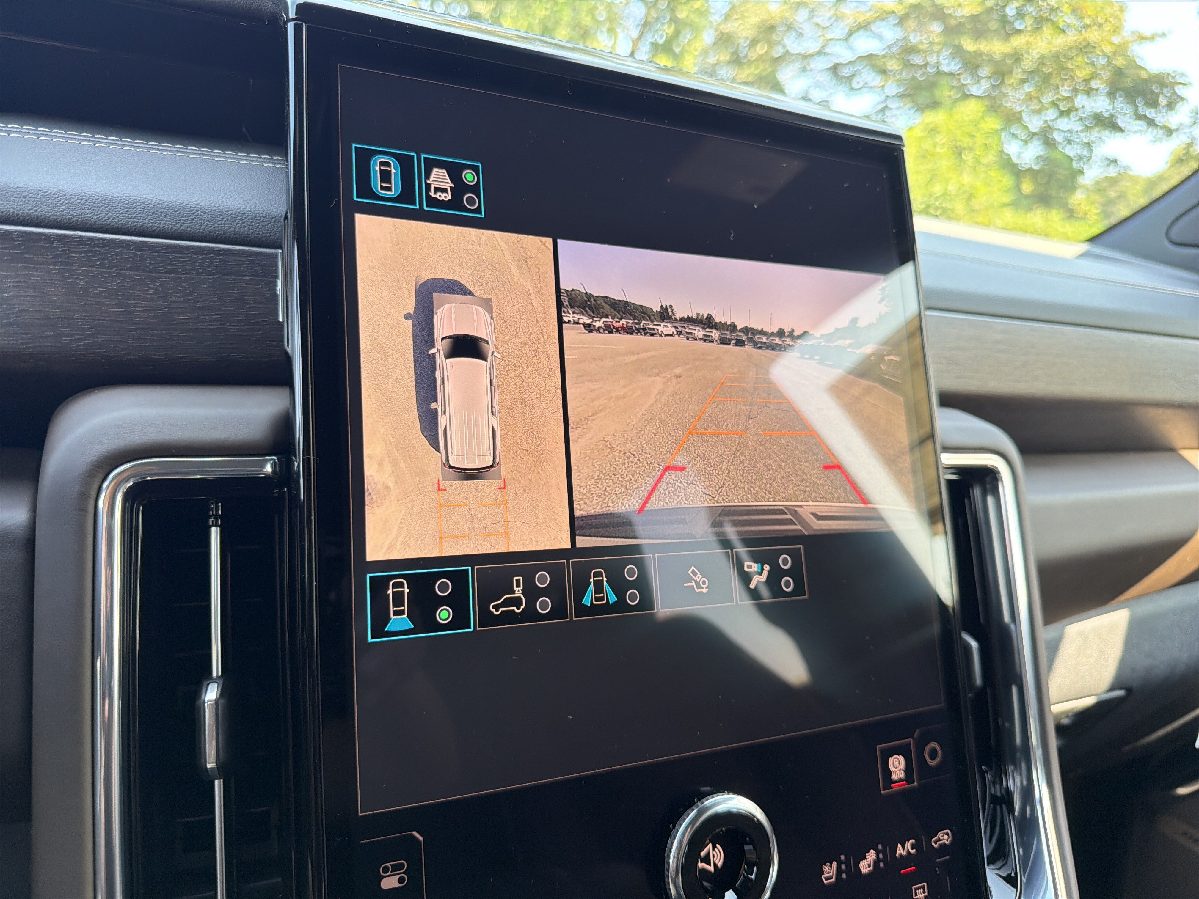 New 2026 GMC Yukon XL Denali Ultimate AWD/4WD image 28