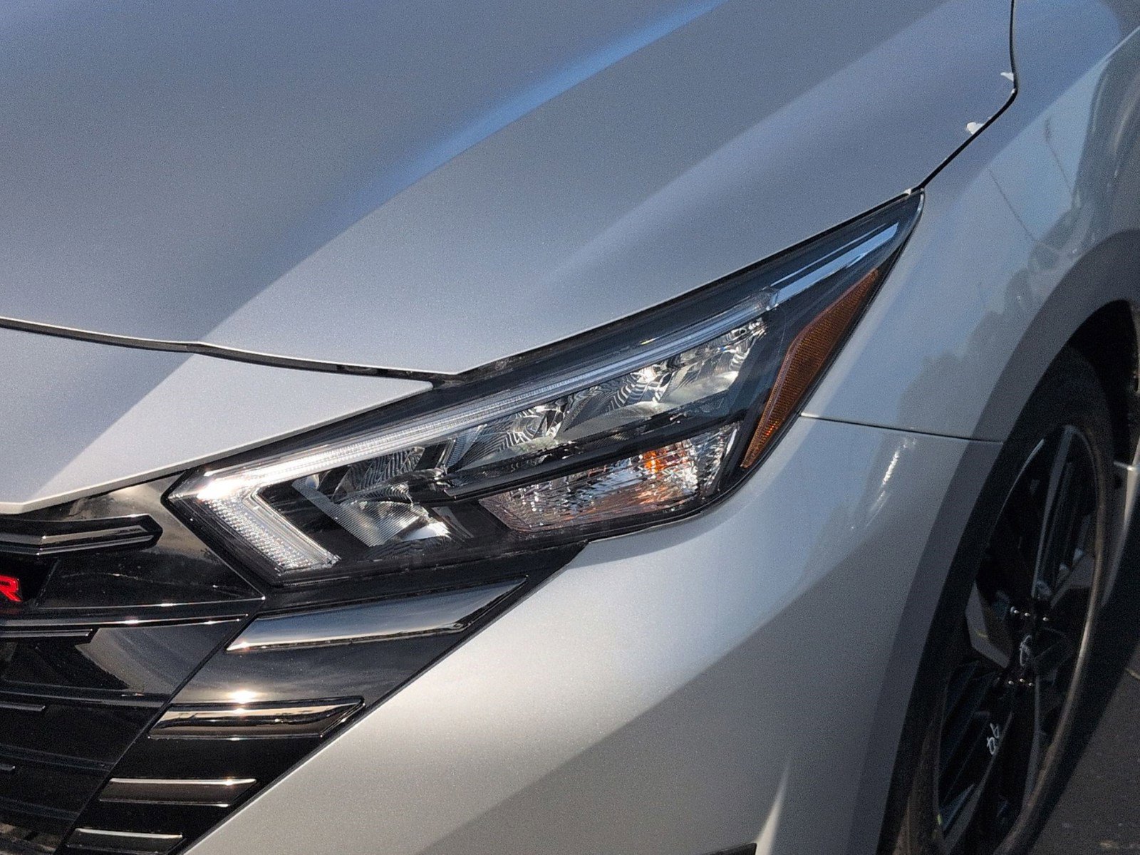 New 2025 Nissan Versa SR w/ Trunk Package image 8