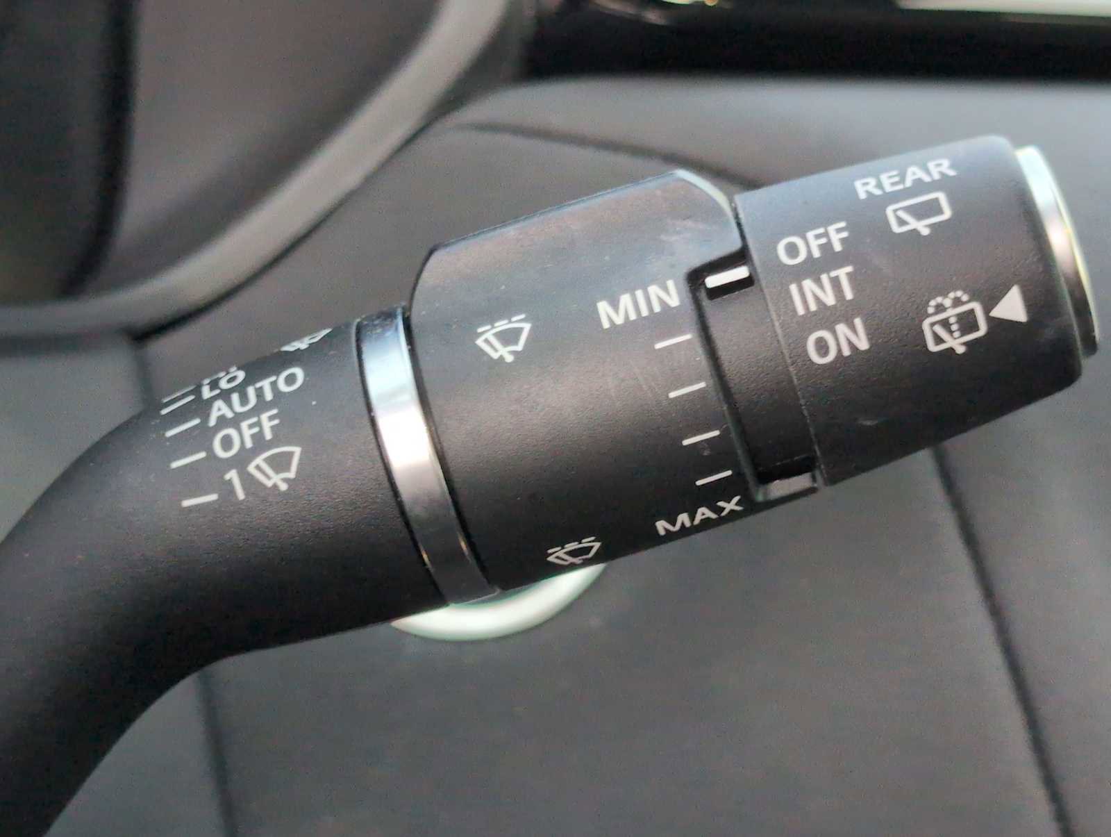 Used 2025 Land Rover Range Rover Velar Dynamic SE AWD/4WD image 26