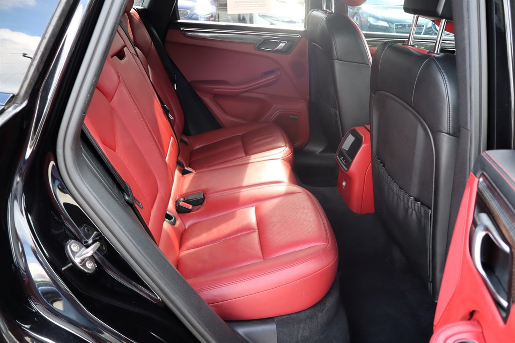Used 2015 Porsche Macan S AWD/4WD image 26