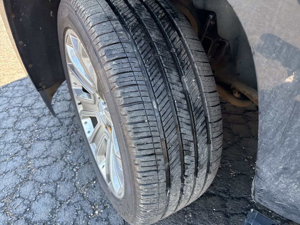 Used 2016 GMC Yukon Denali w/ Open Road Package image 3