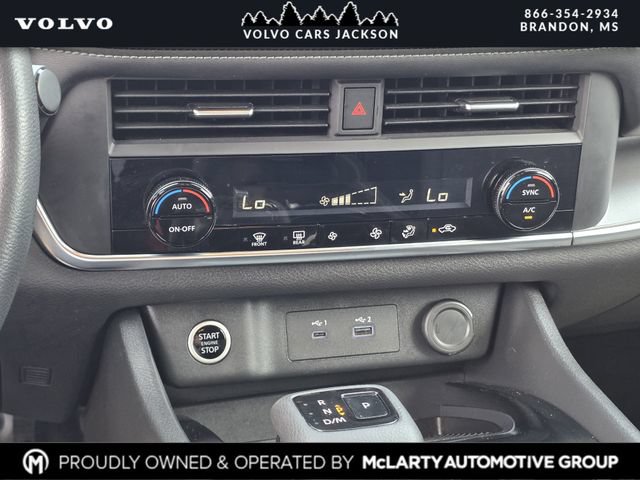 Used 2023 Nissan Rogue SV FWD image 19