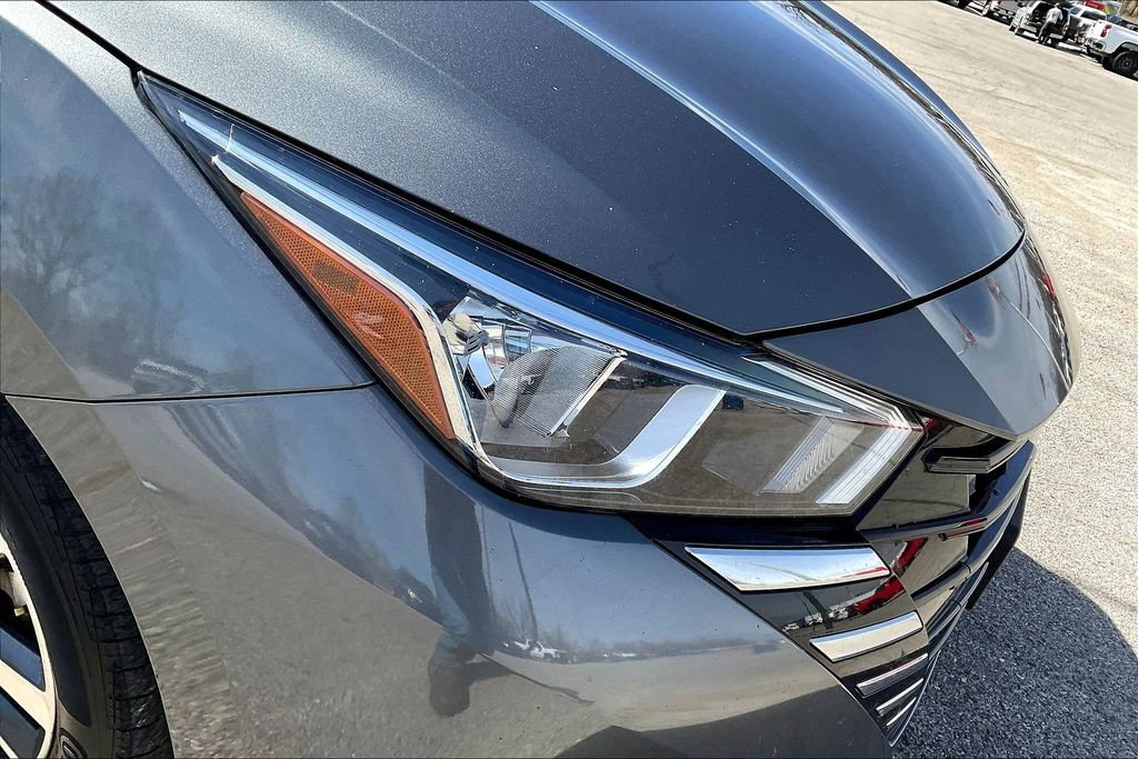 Used 2024 Nissan Versa S w/ S Plus Package image 30