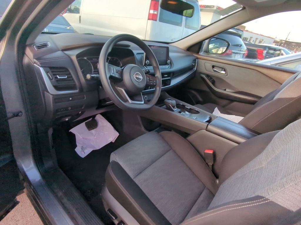 Used 2023 Nissan Rogue SV image 7
