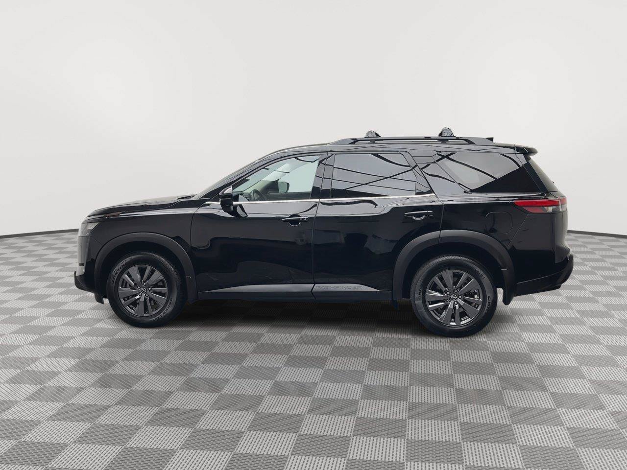 Used 2024 Nissan Pathfinder SV AWD/4WD image 33