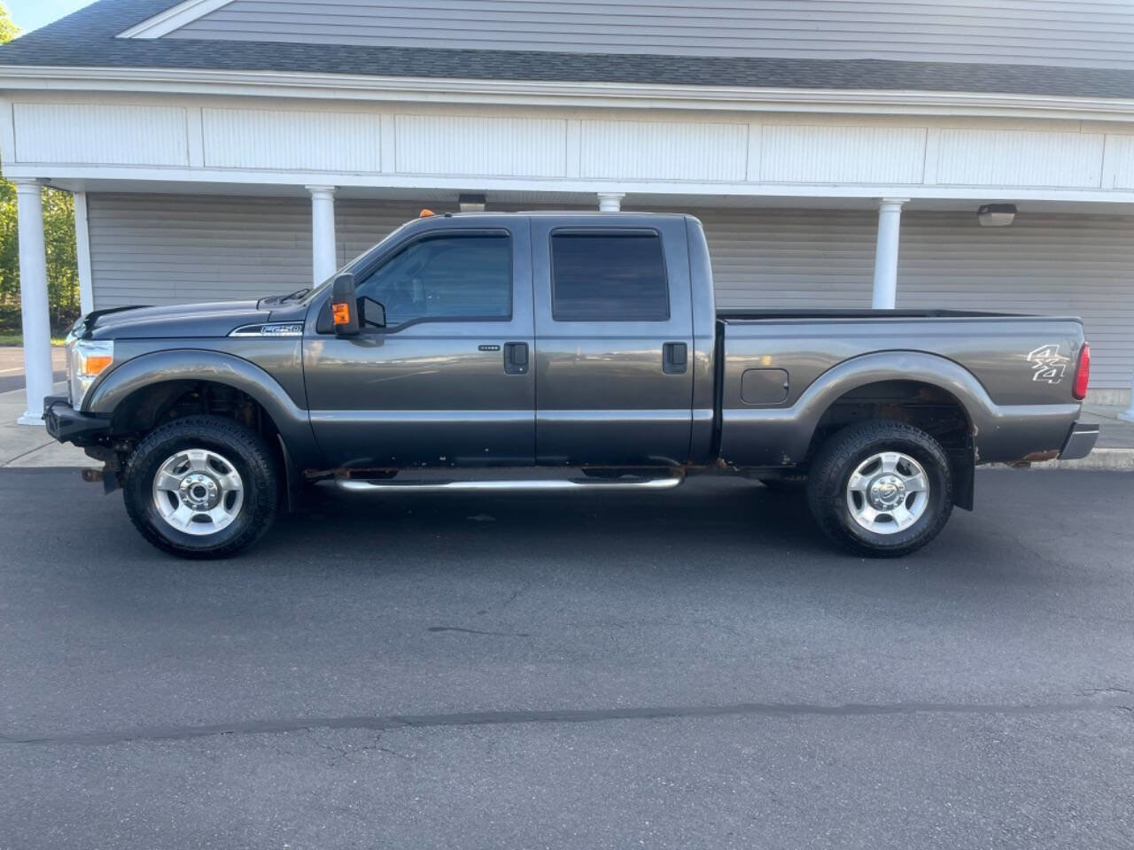 Used 2016 Ford F250 XLT w/ XLT Value Package AWD/4WD image 2